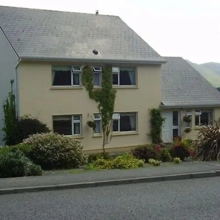 ベッド・アンド・ブレックファスト Adare House 4*