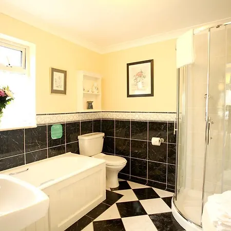 Adare House ウェストポート