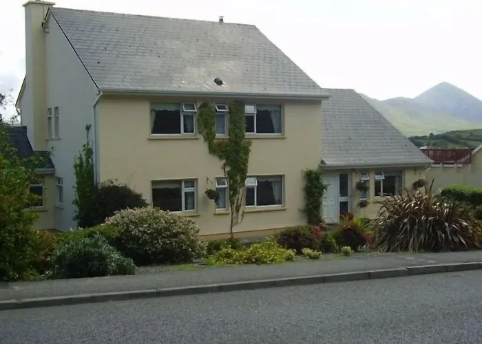 Bed & Breakfast Adare House 4*